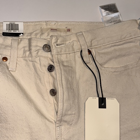 🔥🔥🔥NEW Levi’s Premium Wedgie Icon Fit in Ecru High Rise Jeans - Picture 5 of 6